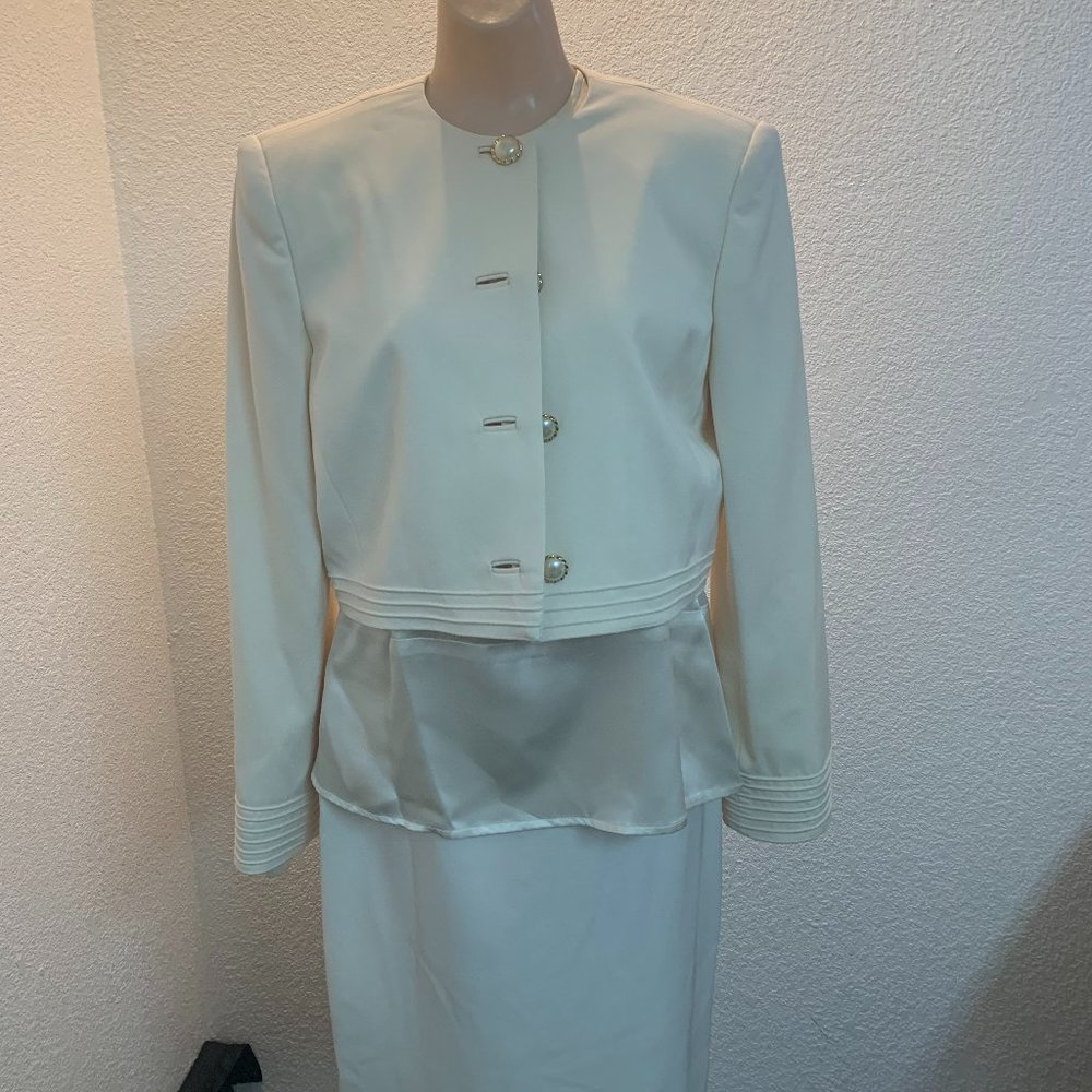 Vintage Cream 3 pc cream colored Skirt Suit size 10
